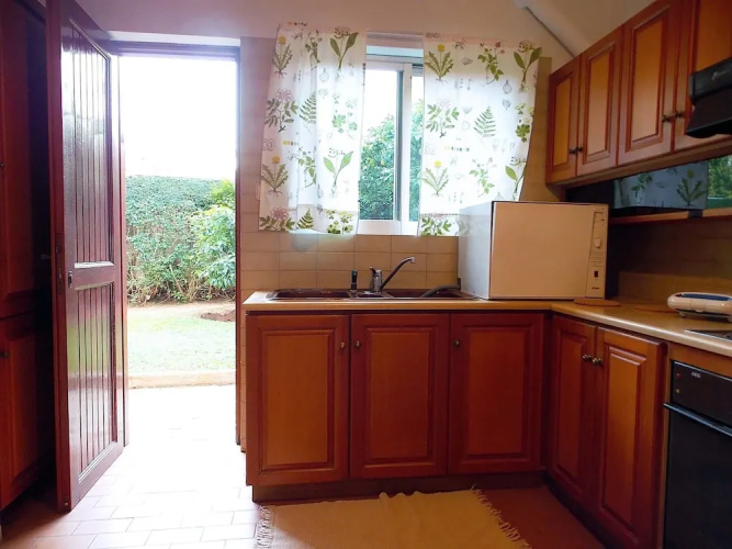 Glyfada Spacious Apartment Garden