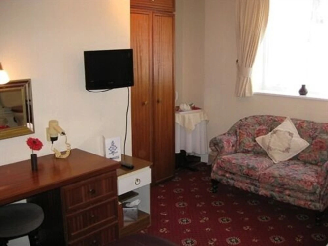 Ashmount Hotel