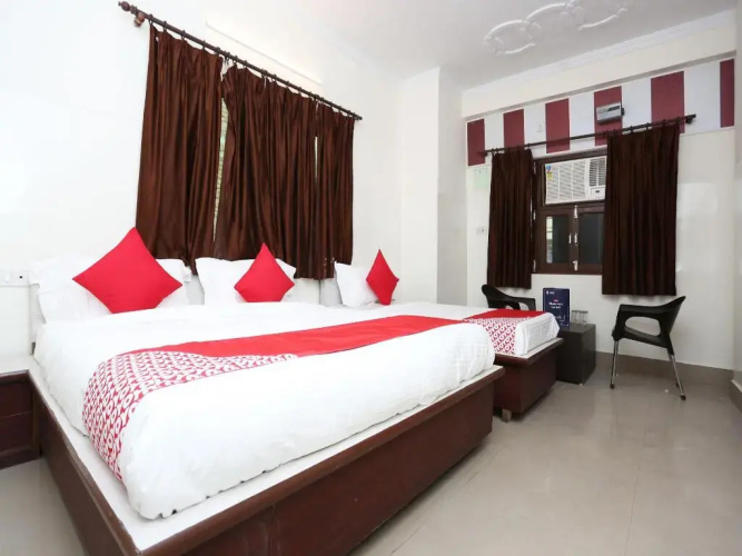 Hotel Anuradha Palace