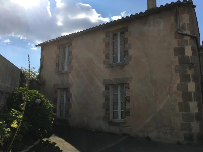 3 Bedrooms Cottage