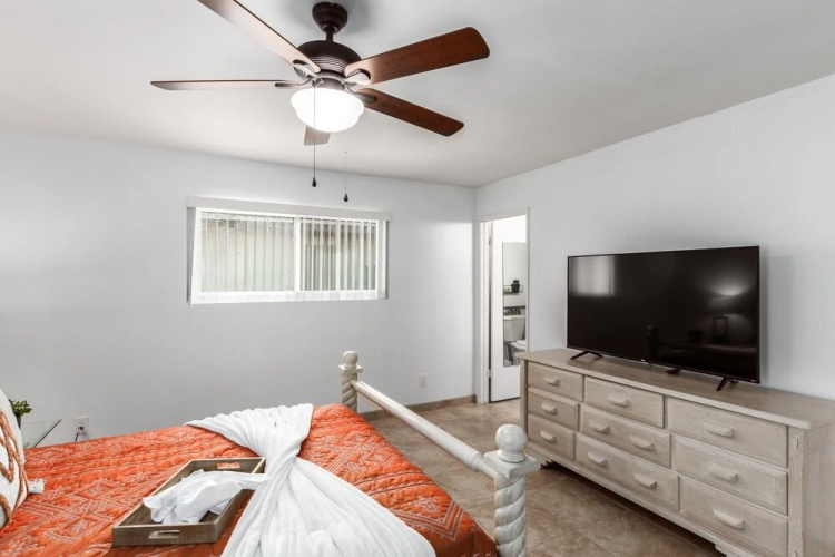 29th Phoenix 4 Bedroom Home by Redawning