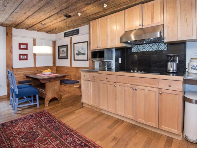3 Bedrooms Apartment