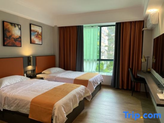 Deluxe Suite