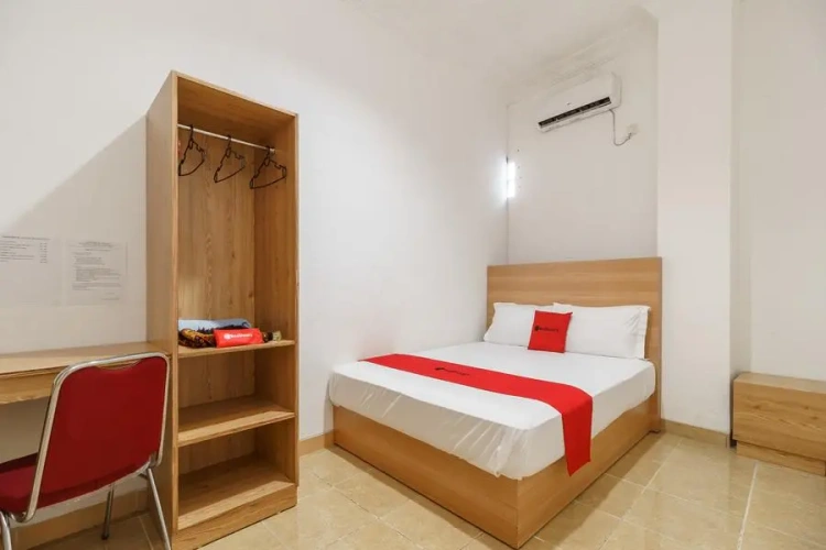 Standard Twin room with city view