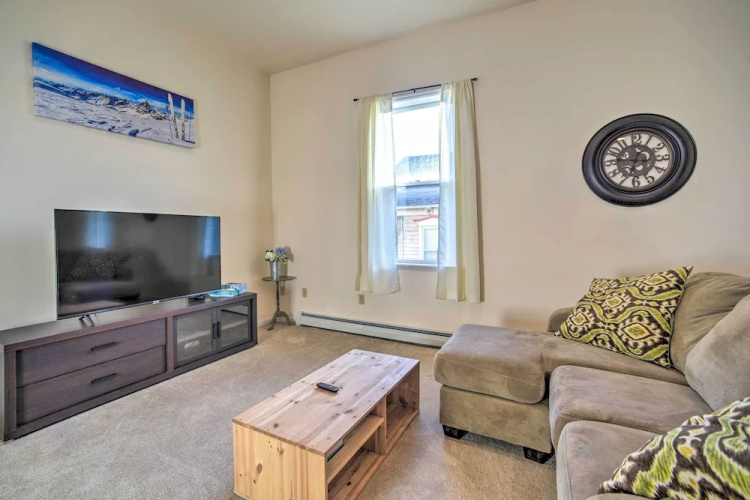 1/2 Mi to Windham Mtn: Main Street Condo