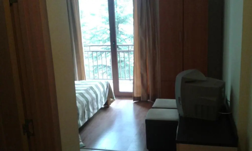 Summer Breeze Apartments
