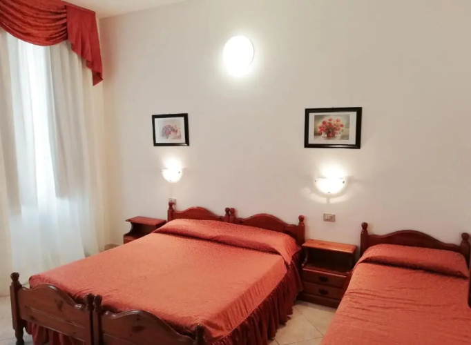 Hotel 4 Mori