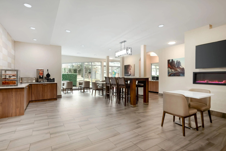 La Quinta Inn by Wyndham Vancouver Airport photo 29