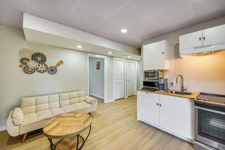 2 Bedrooms Apartment