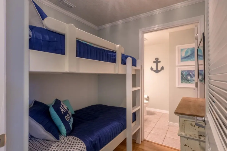 Gulfside 209 - 2 Br condo by RedAwning