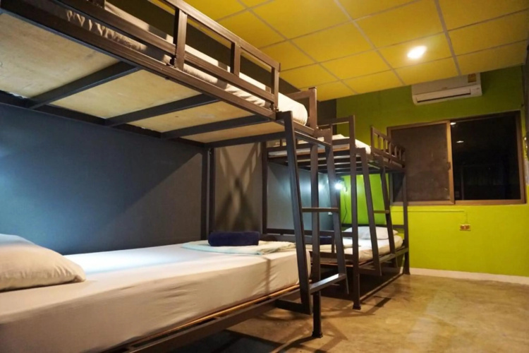 B&B House & Hostel