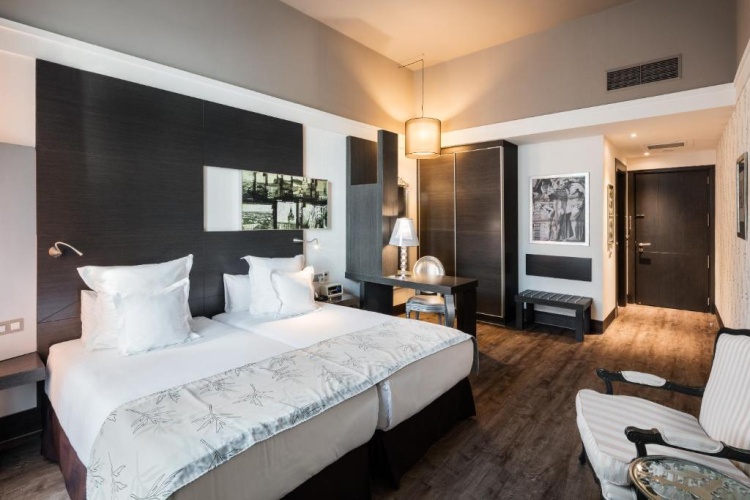 Deluxe Double room with city view