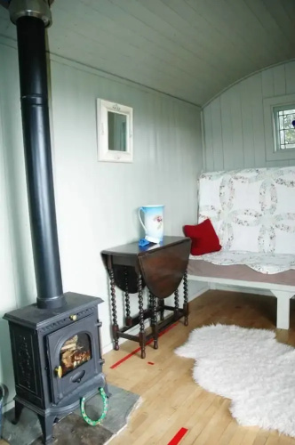 Shepherds Hut in Bath