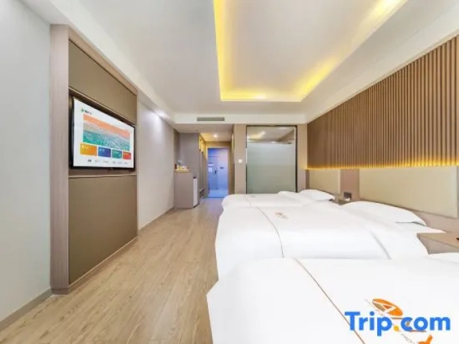 Deluxe Triple Suite