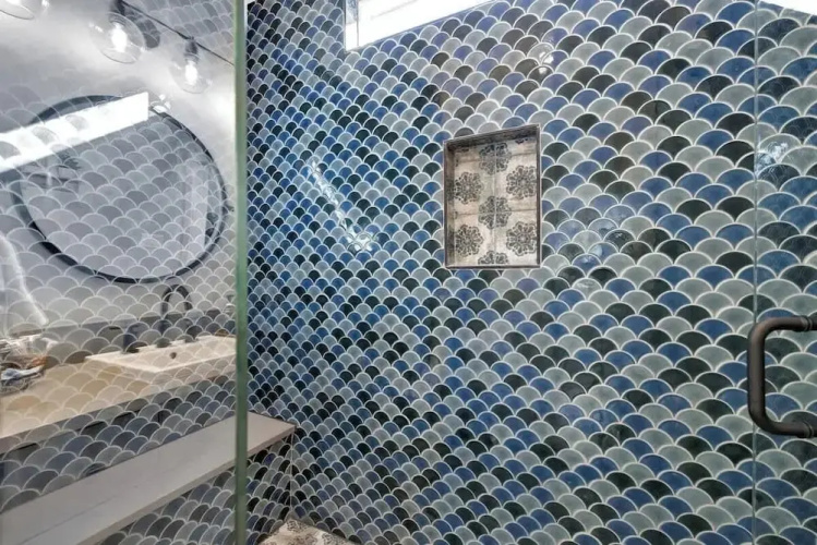 Pop 1: Hot-tub + Close to Main St