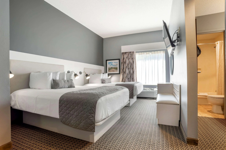 Best Western Plus Two Rivers Hotel & Suites