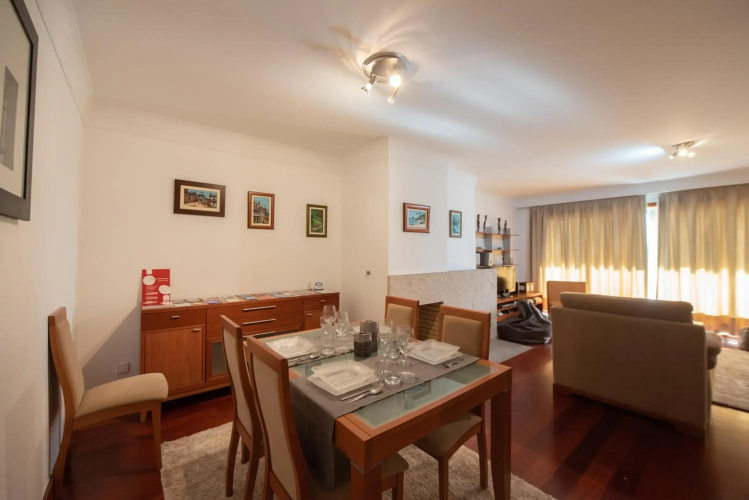 Apartament em condominio com Piscina