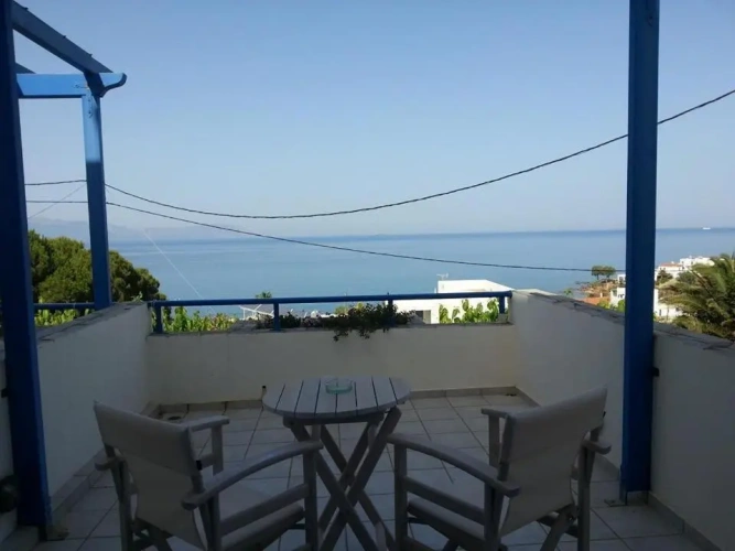 Studio with balcony and with sea view