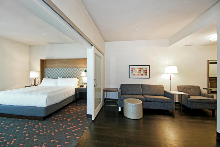 Holiday Inn & Suites Calgary Airport North photo 8