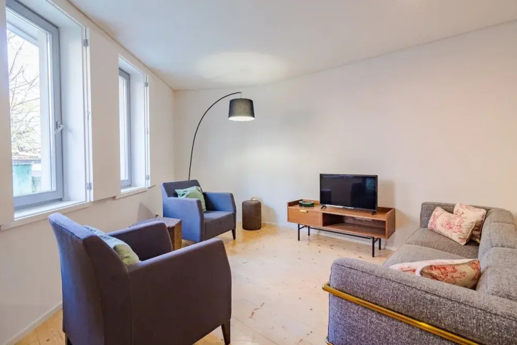 Studio, Ideal for Smaller Groups