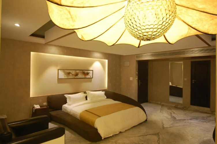 Click Hotel Sapphire Star Indore