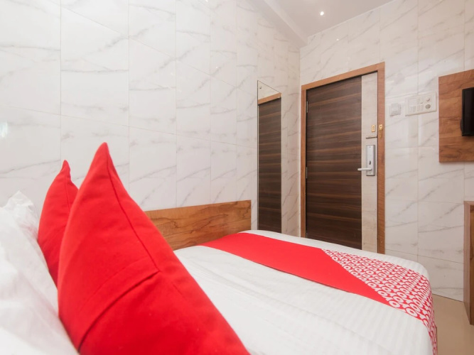 OYO 17202 Hotel Indore