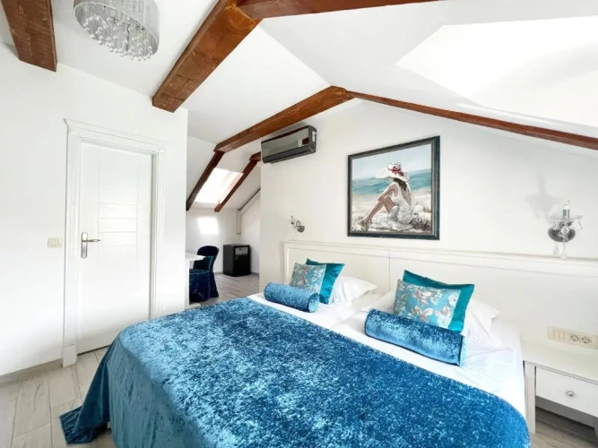 Deluxe Double room with city view