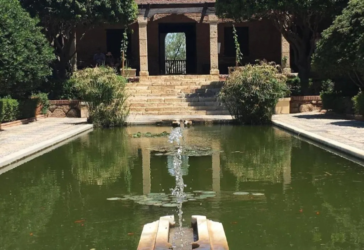 2 bed apartment with pools and spa