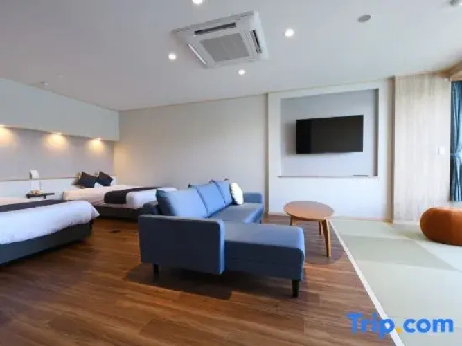 Twin Suite with lake view