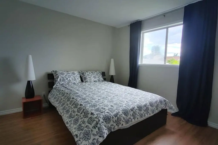 3 Bedrooms Apartment