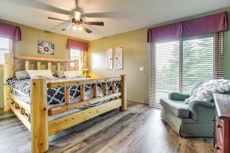 Door County Townhome: Pool Access, 1 Mi to Beach!