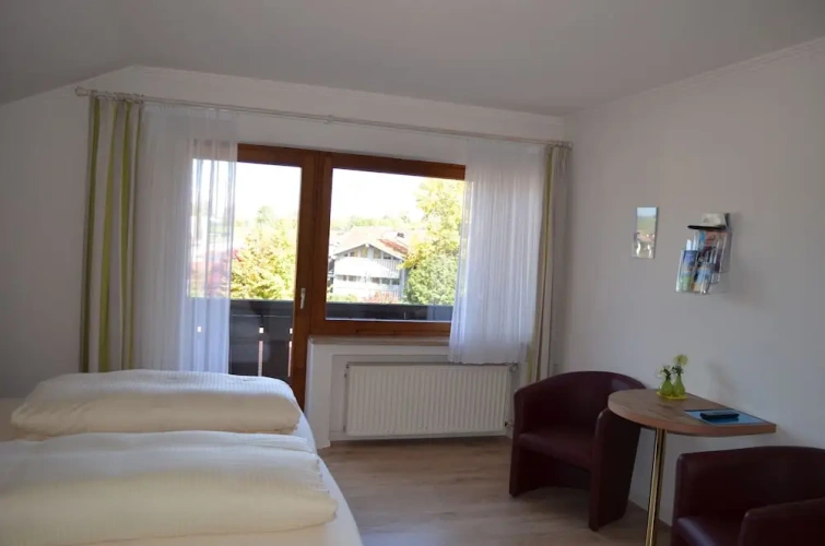 2 Bedrooms Comfort Quadruple room with balcony and with mountain view