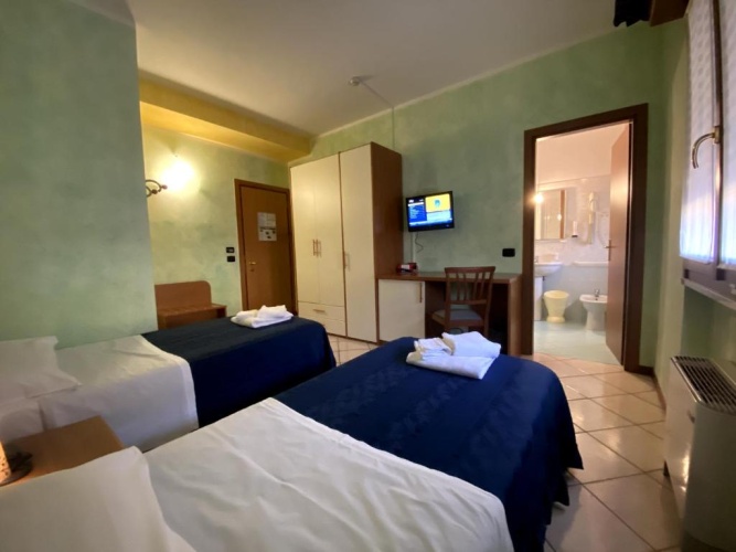 Standard Twin room