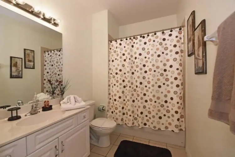 3 Bedrooms Standard Family room