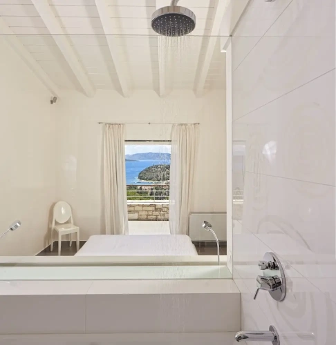4 Bedrooms Villa