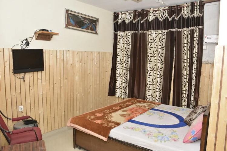 Hotel Dharam Villa