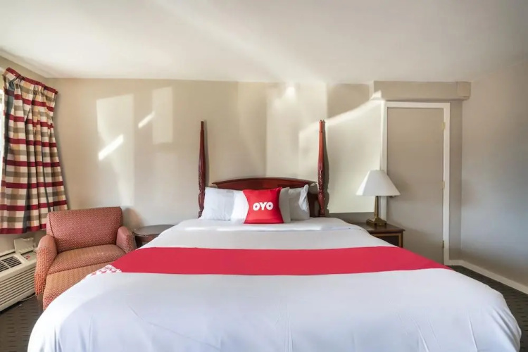OYO Hotel Malden MA Broadway