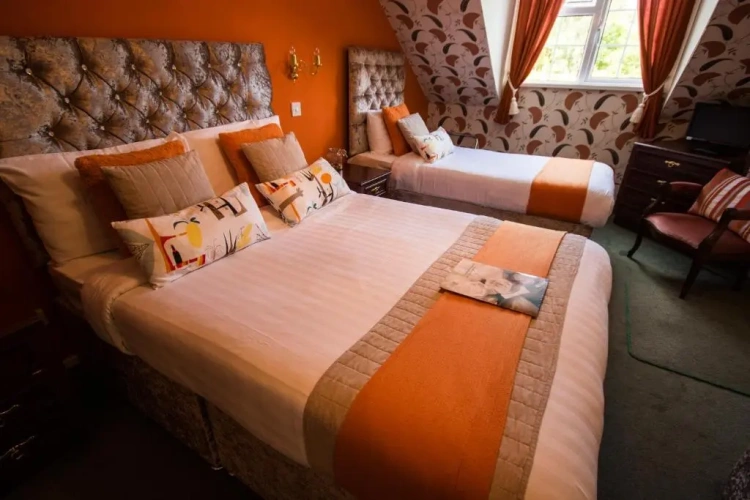 Superior Triple room with view