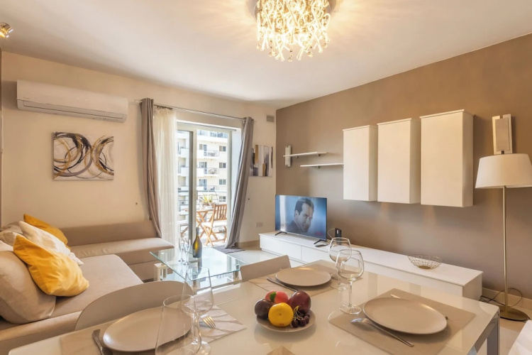 Modern and Comfortable Apart Savoy Garden