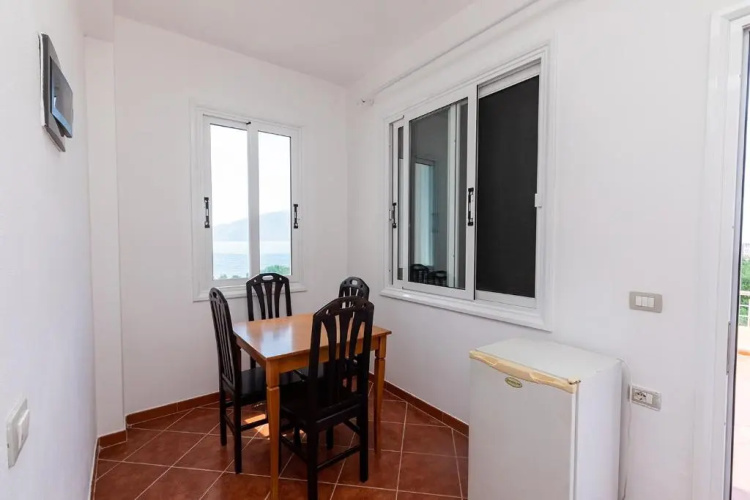 Hotel Dini