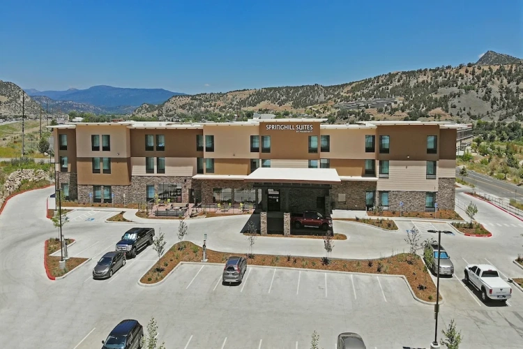 Double Suite with mountain view