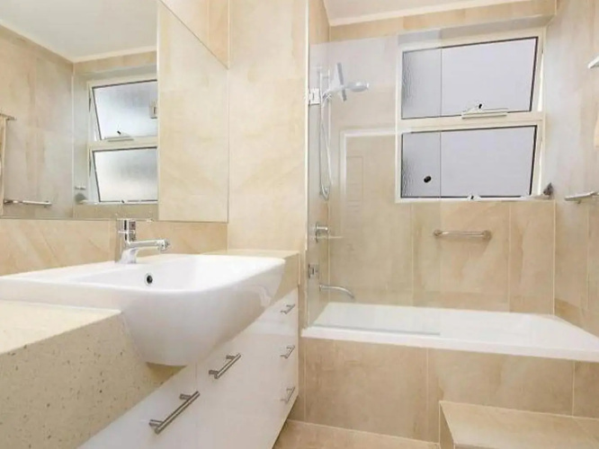 Mariner Cove 1 - 2 BDRM Apt on Parkyn Pde