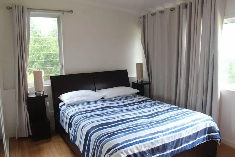 4 Bedrooms Cottage