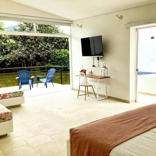 Deluxe Suite