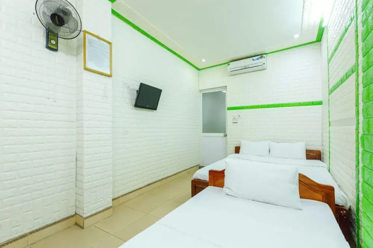 OYO 604 Queen Hotel