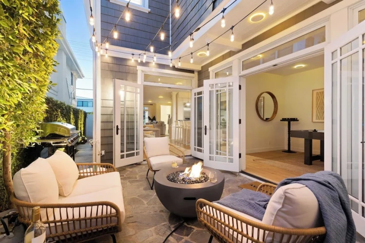 5 Bedrooms Cottage