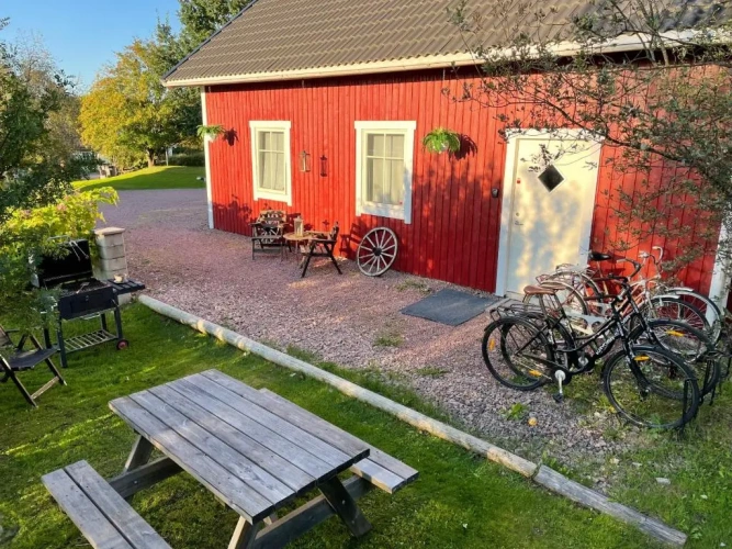 2 Bedrooms Quadruple Apartment