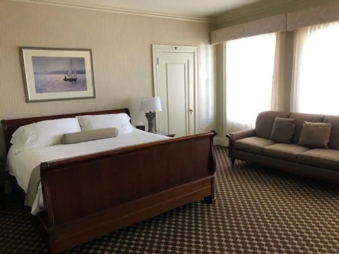 OceanCliff Hotel