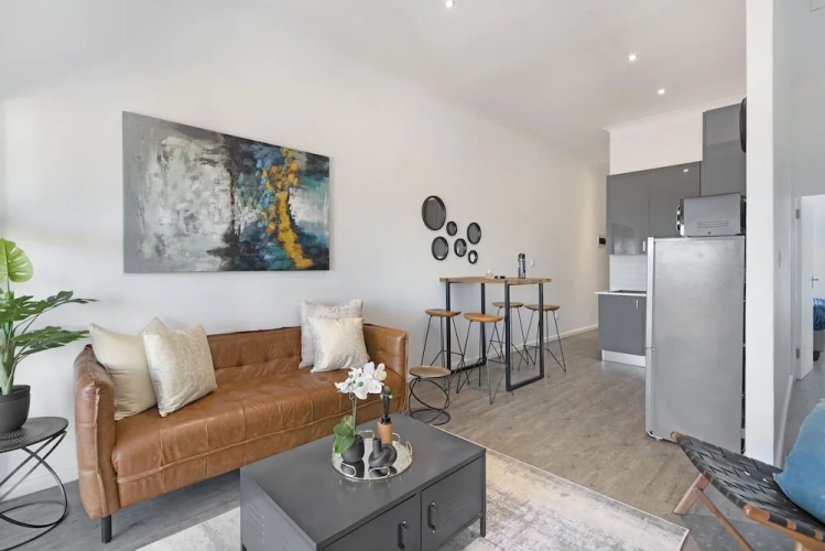 2 Bedrooms Apartment