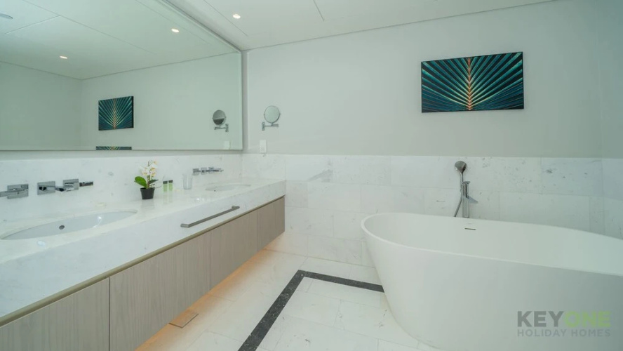 KOHH – 1BR in The Palm Tower